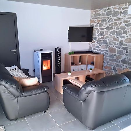 Au Chant Des Roches - Parking - Wifi - Terrasse - Chambres Familiales - Cerfontaine Dış mekan fotoğraf