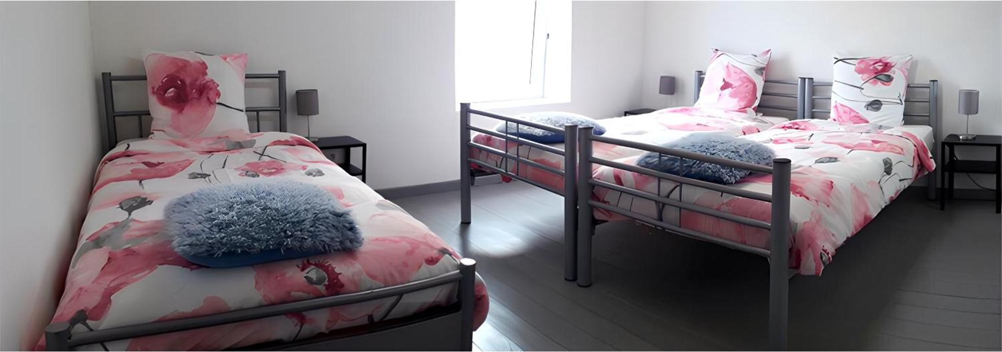Au Chant Des Roches - Parking - Wifi - Terrasse - Chambres Familiales - Cerfontaine Dış mekan fotoğraf