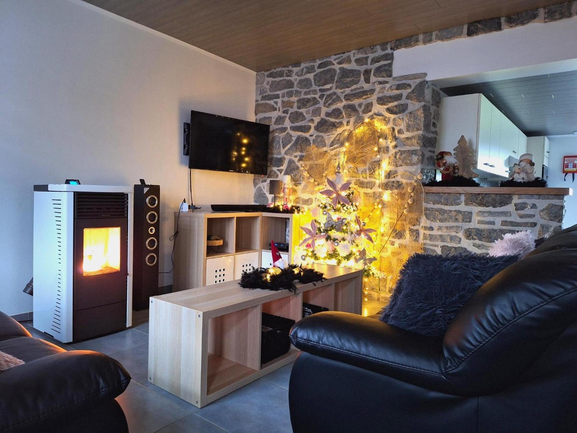 Au Chant Des Roches - Parking - Wifi - Terrasse - Chambres Familiales - Cerfontaine Dış mekan fotoğraf